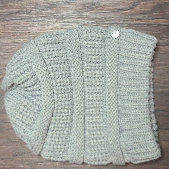 Modena Accessories - Modena cable knit beanie knit hat